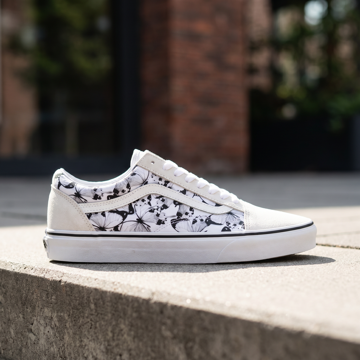Generated lifestyle image for VANS | OLD SKOOL (BUTTERFLY) TRUE WHITE | BLACK